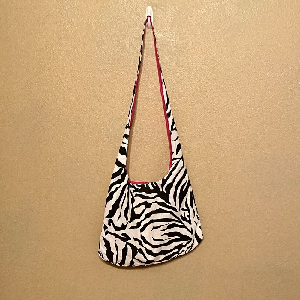ONE DC I Heart DC Boho Shoulder Tote Bag Zebra Stripes Pink Lining Roomy - Picture 2 of 10